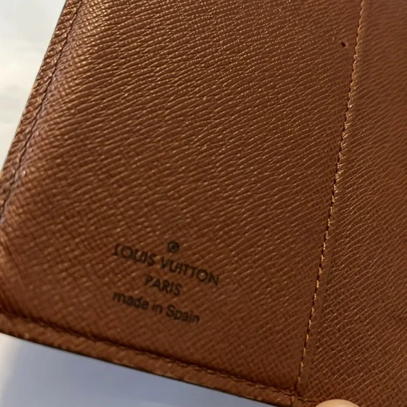 Louis Vuitton Epi Leather Brown Agenda Wallet Passport Holder with LV Stickers - Picture 5 of 14